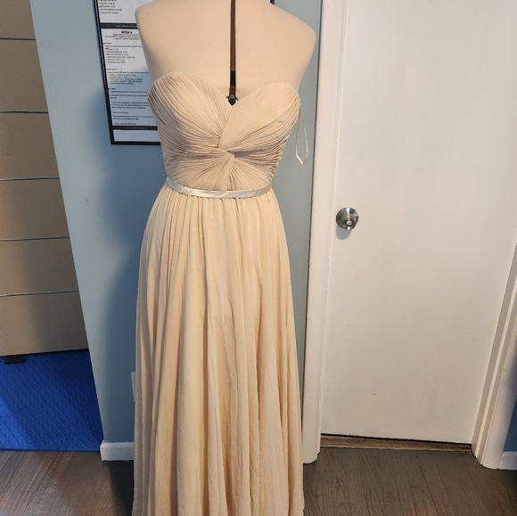 Cinderella Divine Cream Evening Gown - Picture 1 of 2